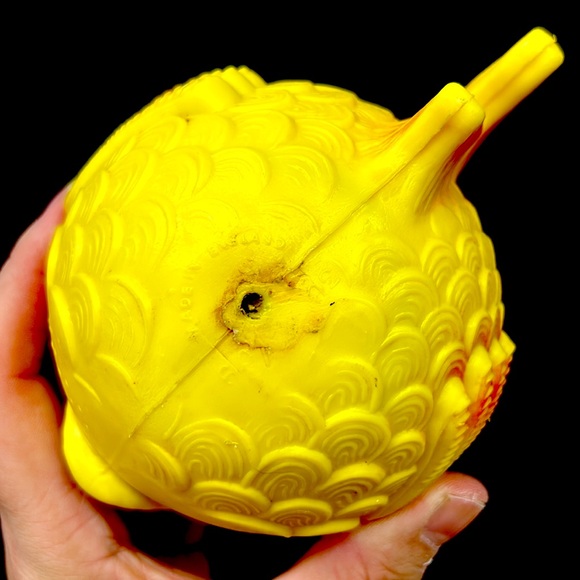 Vintage Kitsch  anthropomorphic plastic goldfish  chiming bath toy - Picture 7 of 8